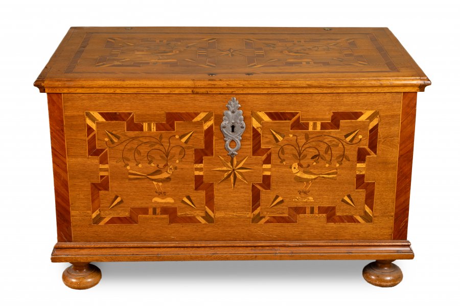 FOLK CHEST