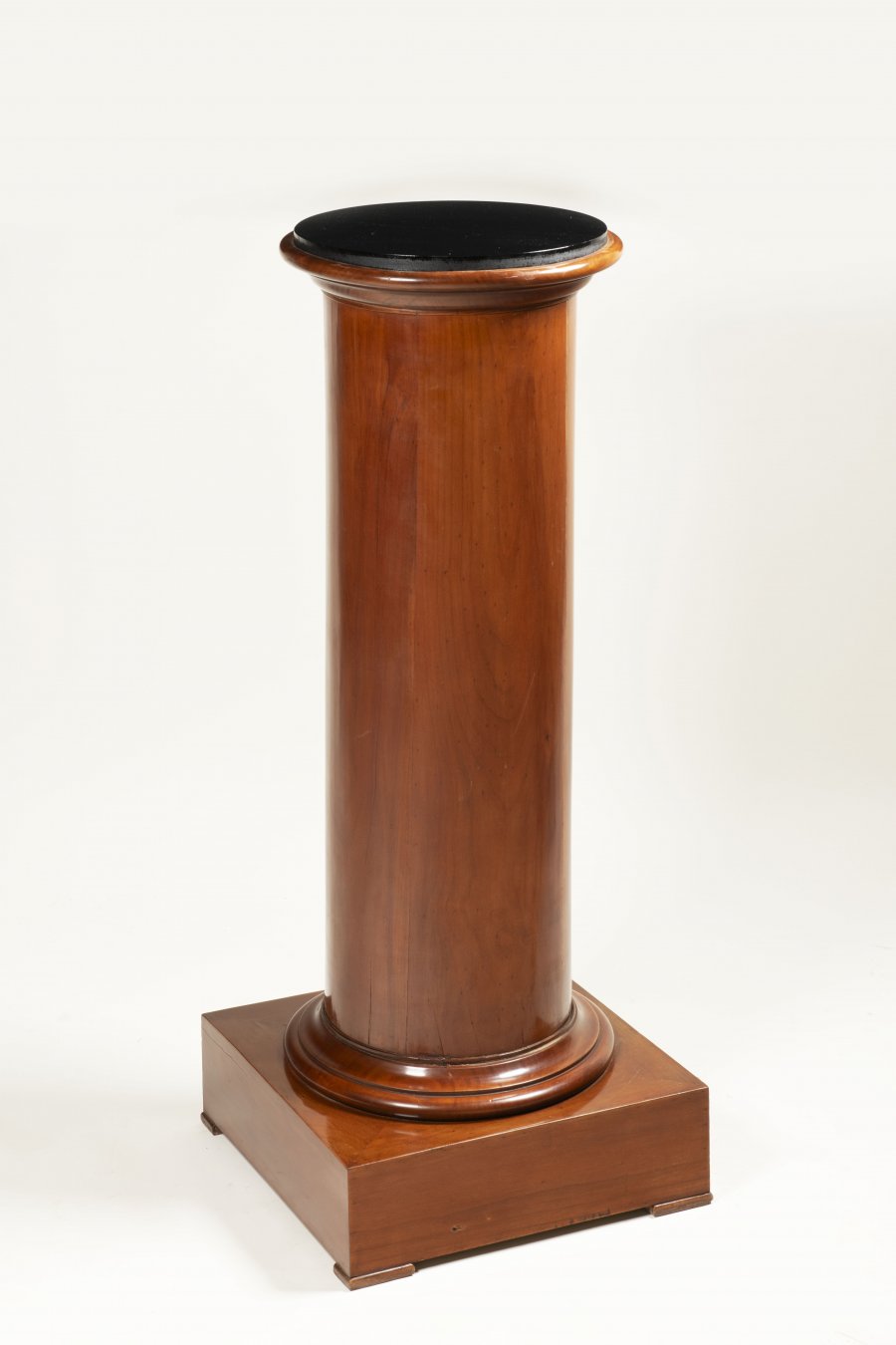 SLOUP VE STYLU BIEDERMEIERU