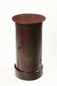 ODKLÁDACÍ STOLEK TYPU SOMNO